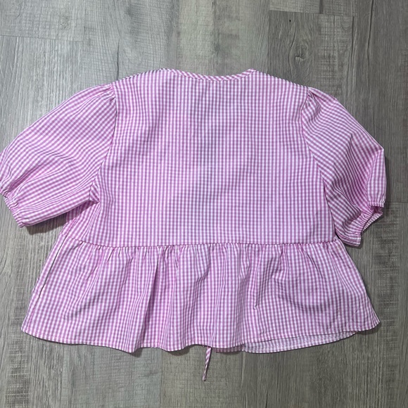 Amazon gingham print white/pink ties in front puff sleeve - medium - Picture 6 of 6